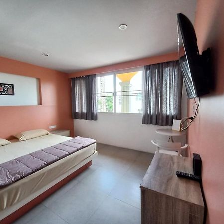 In Phuket House Hotel Luaran gambar