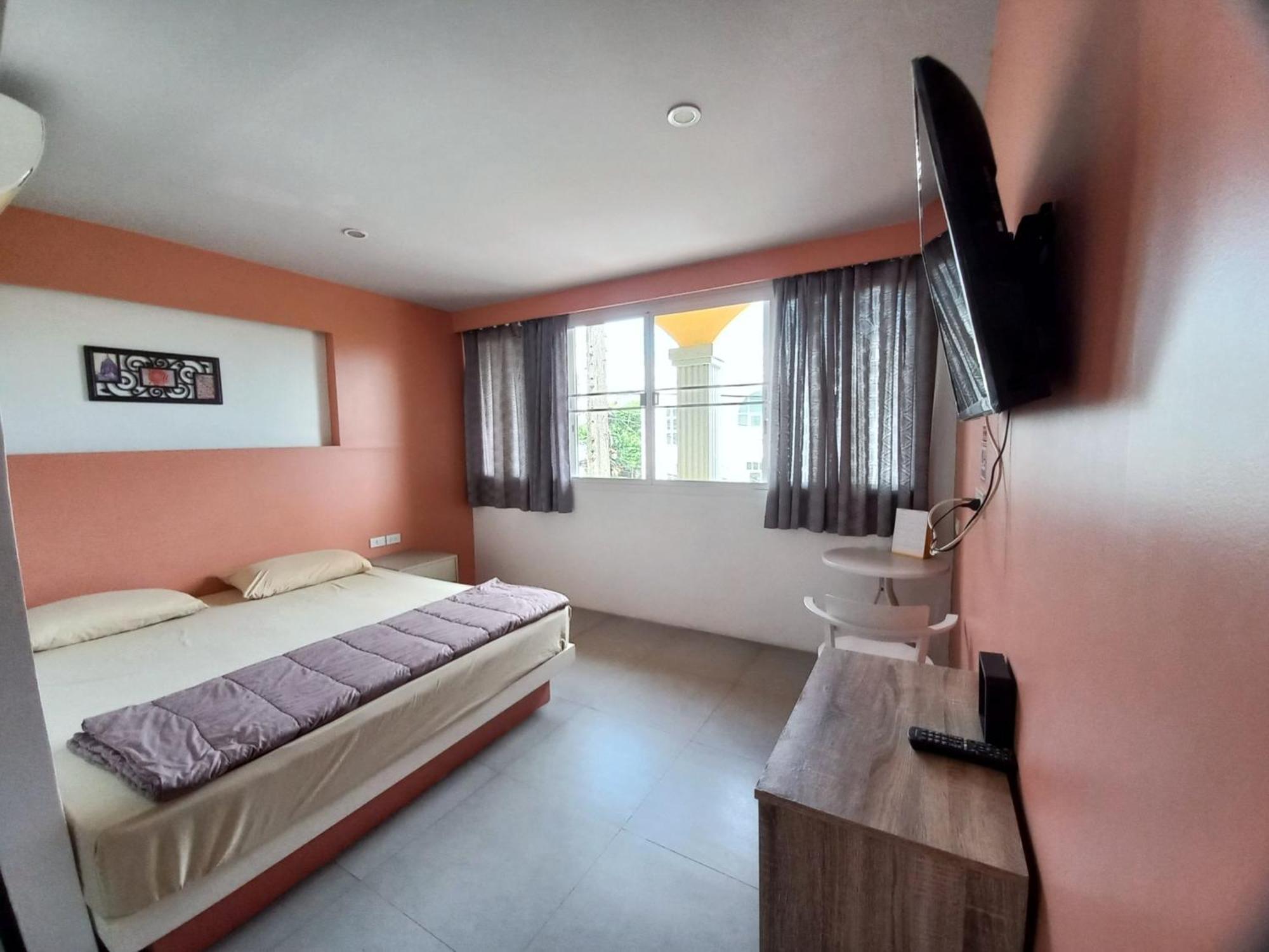 In Phuket House Hotel Luaran gambar